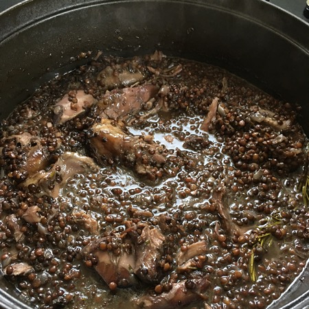 lamb-shank-lentils-stewing